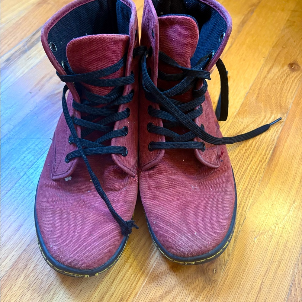 Dr Martens women boots in good condition